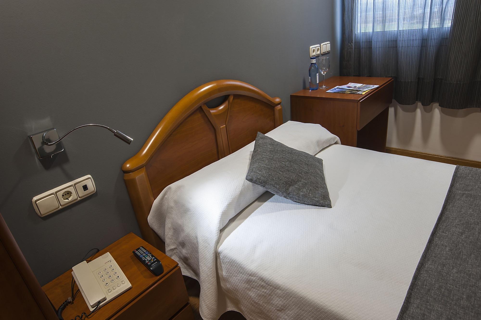 Iraipe Izaga Hostal Noáin Extérieur photo