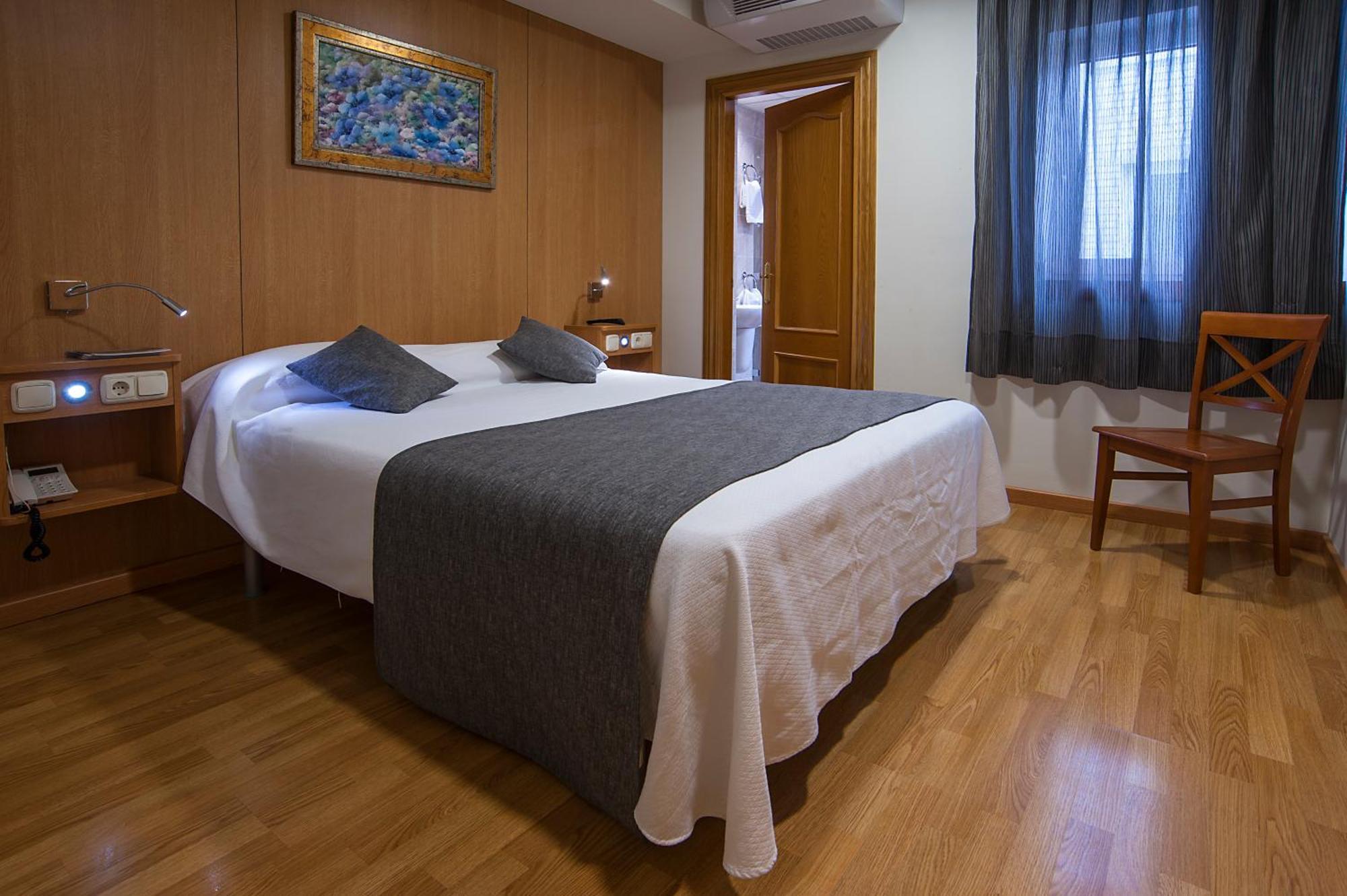 Iraipe Izaga Hostal Noáin Extérieur photo