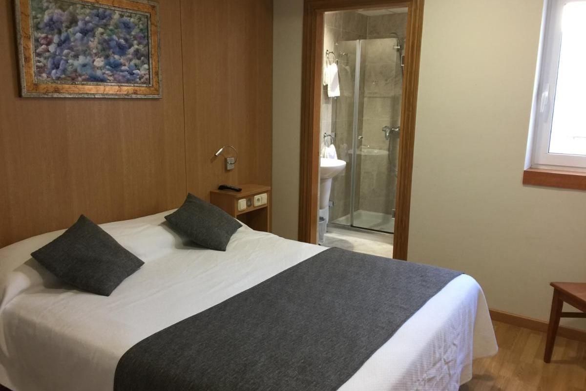Iraipe Izaga Hostal Noáin Extérieur photo