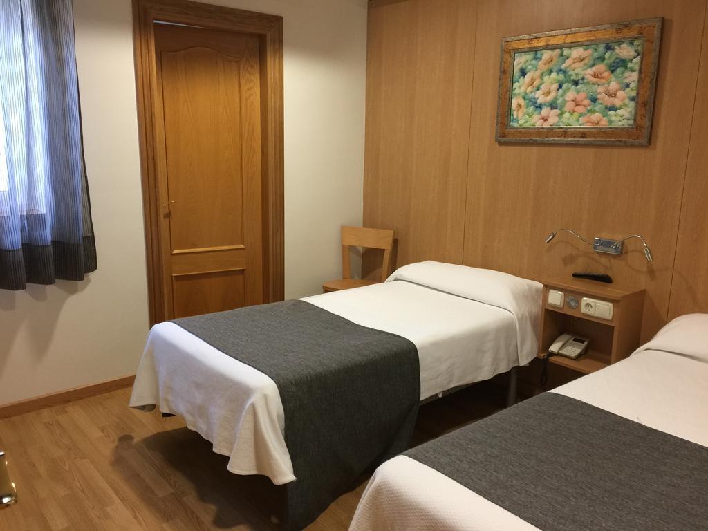 Iraipe Izaga Hostal Noáin Extérieur photo