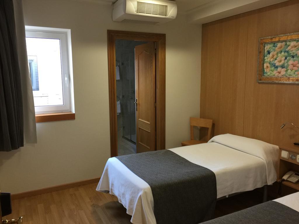 Iraipe Izaga Hostal Noáin Extérieur photo