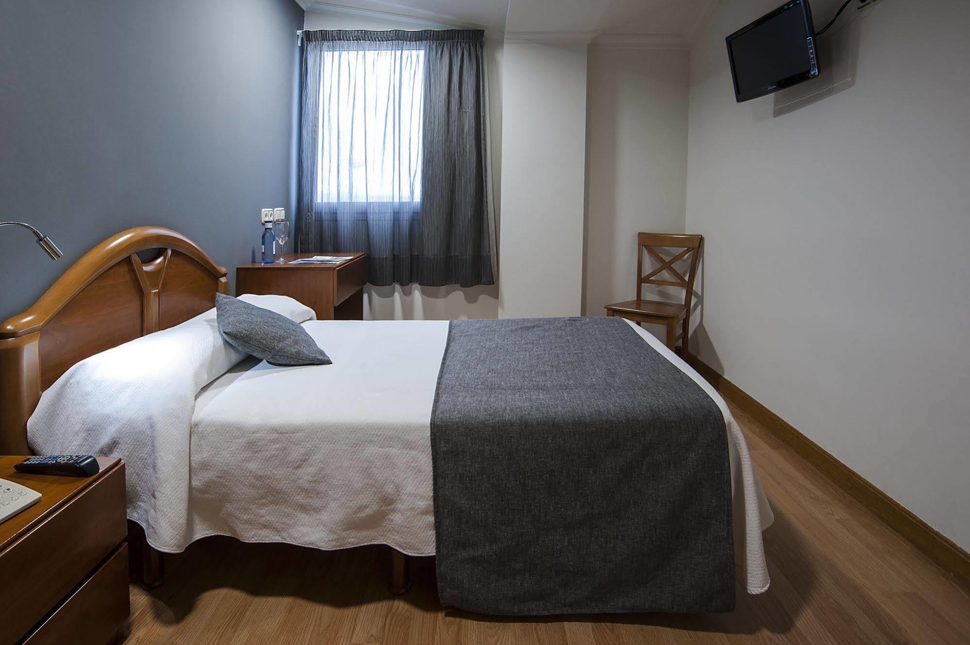 Iraipe Izaga Hostal Noáin Extérieur photo